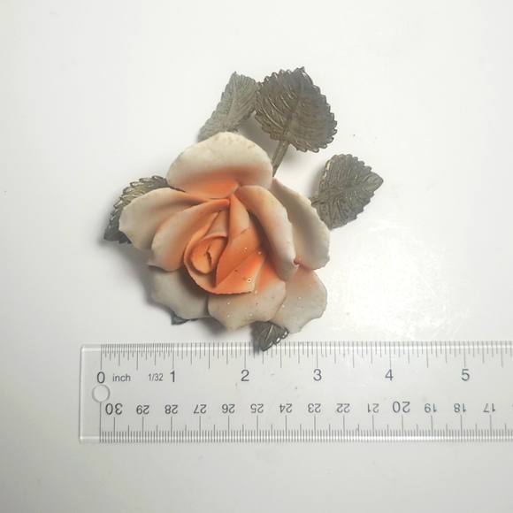 VINTAGE Capodimonte Porcelain Rose on Gold Tone Metal Leaves Figurine from Italy - Picture 8 of 9